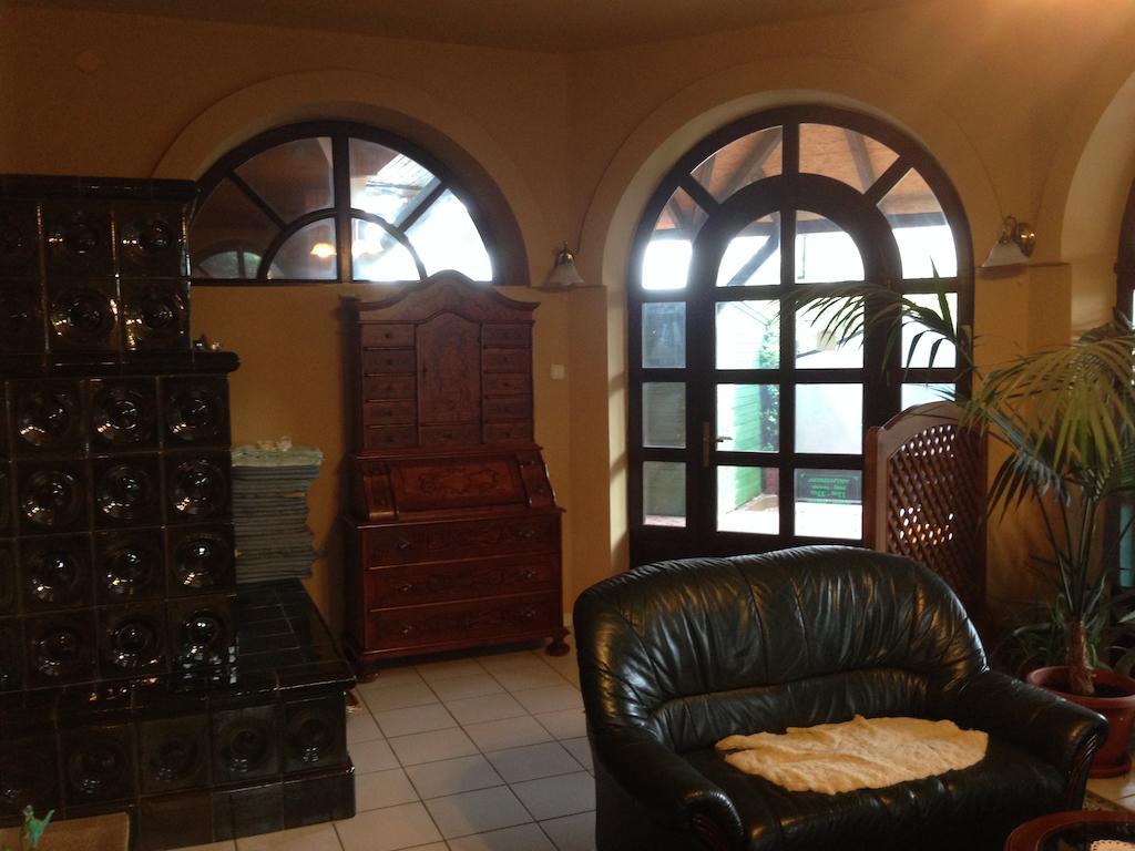 Juhasz Fogado Bed & Breakfast Fonyod ภายนอก รูปภาพ